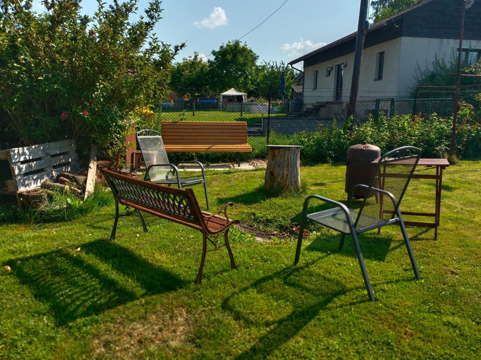 Apartman Za Lesem Červený Kostelec Extérieur photo